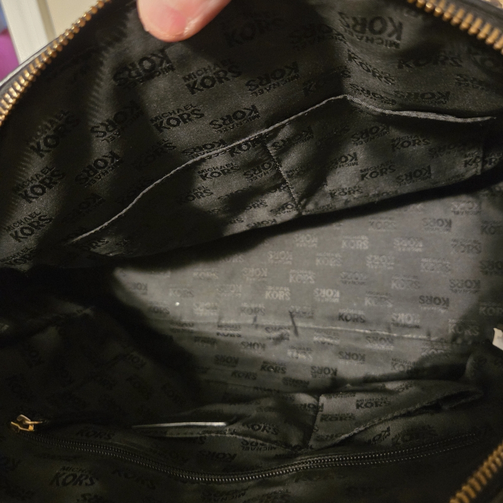 VEUC. Michael Kors Black Satchel !! Gorgeous Bag!! - Picture 10 of 13